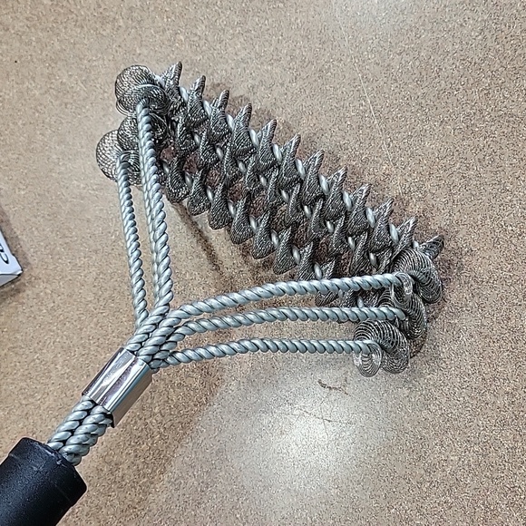 Gourmet Smash Burger Tool & Grill Brush!! - Picture 4 of 9